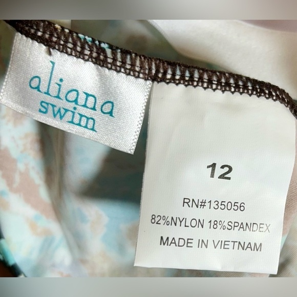 NWT Aliana One-Piece Multicolored Floral Swimsuit w/ Built-In Bra & Low Back, 12 - Picture 9 of 14